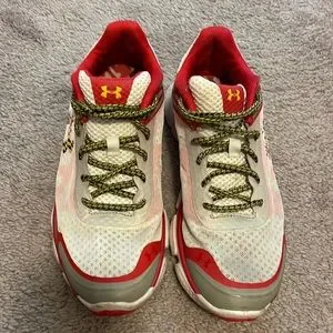 Womens UA Limited Edition MD Flag shoes